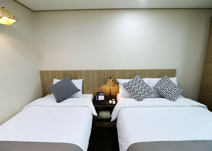 Отель Golden Dongdaemun 3*