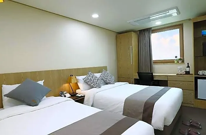 Отель Golden Dongdaemun