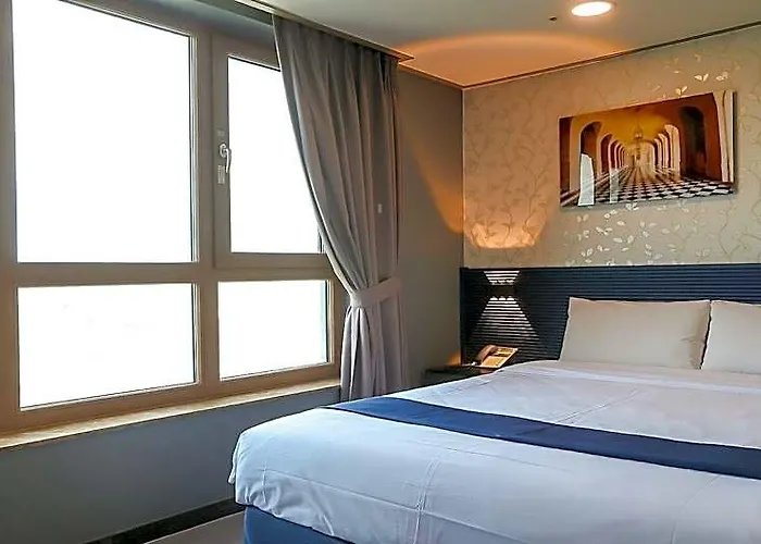 Отель Golden Dongdaemun 3*