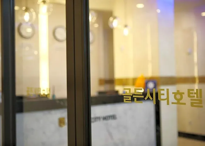Отель Golden Dongdaemun