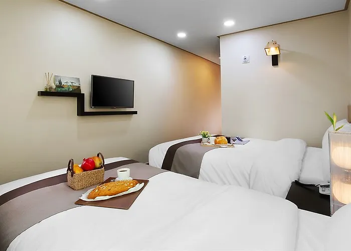 Отель Golden Dongdaemun 3*
