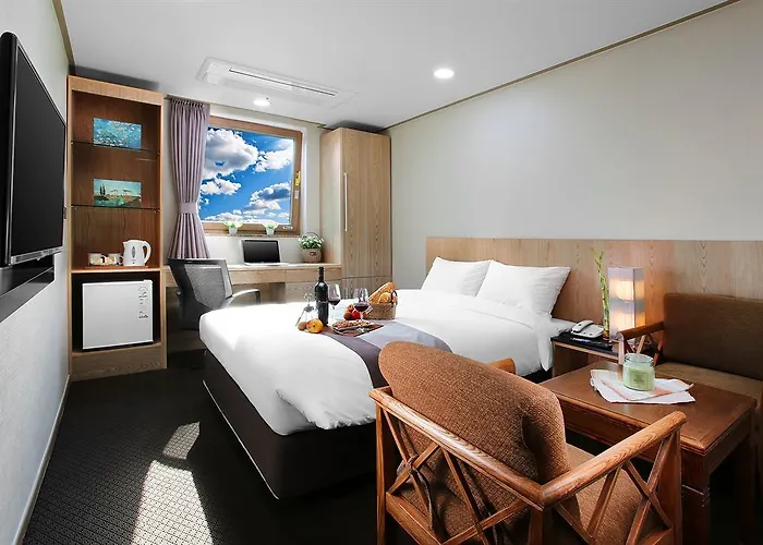Отель Golden Dongdaemun 3*