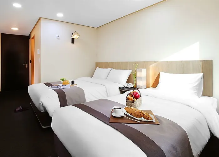 Отель Golden Dongdaemun 3*