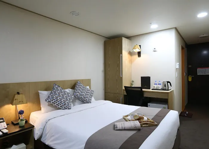 Golden Dongdaemun 3* Сеул